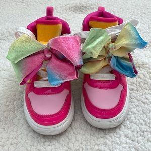 Girls shoes